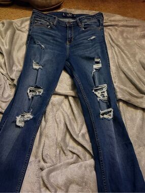 Hollister Distressed Dark Blue Straight-Leg Jeans